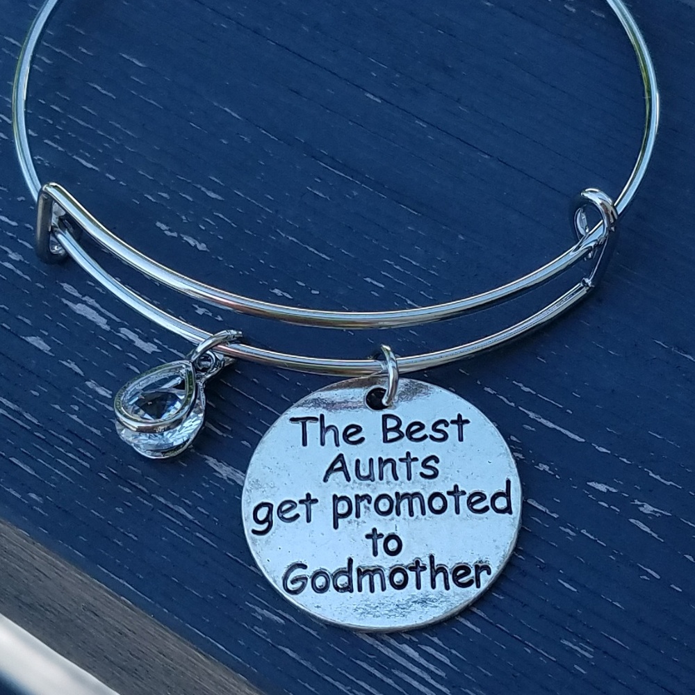 The best aunts get promoted to Godmother bracelet - Picture 4 of 4